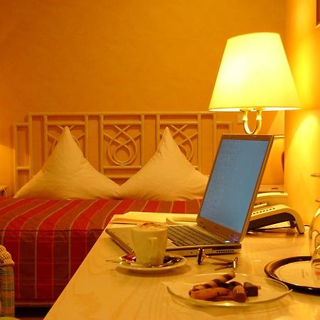 Campus Garden Businesshotel Изерлон Екстериор снимка