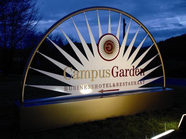 Campus Garden Businesshotel Изерлон Екстериор снимка