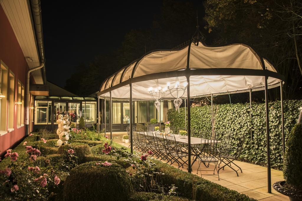 Campus Garden Businesshotel Изерлон Екстериор снимка